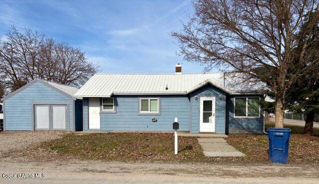 204 Chestnut St - Photo 1