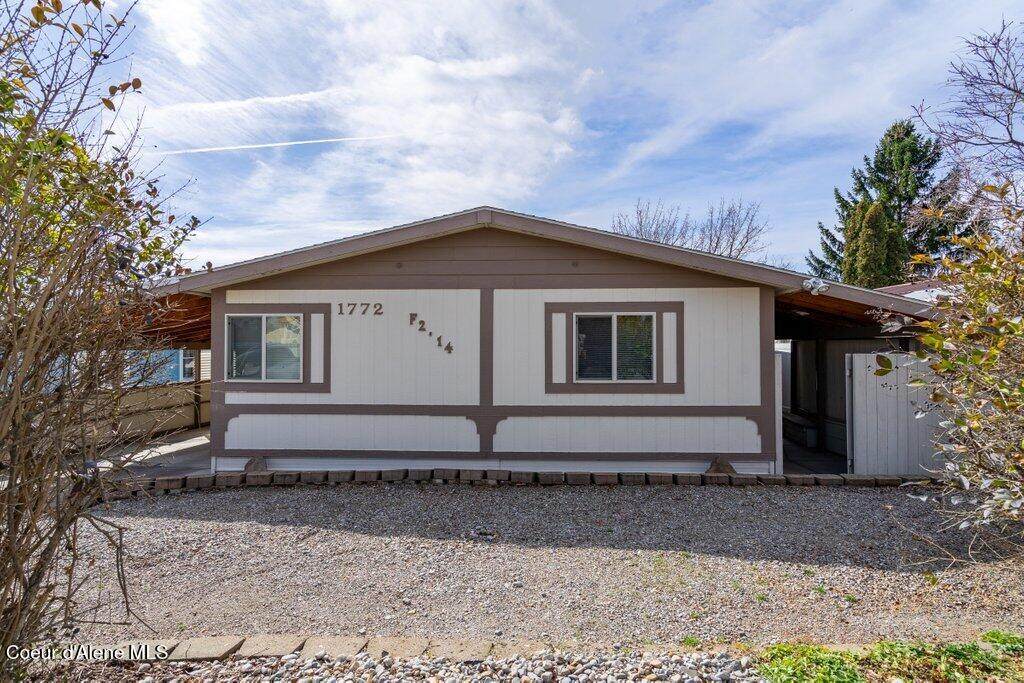 1772 Windsor Ave - Photo 1