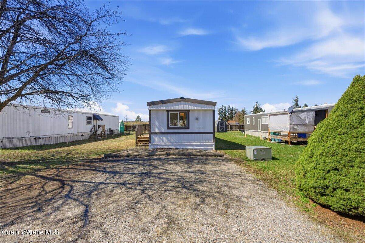 10657 Benoit St - Photo 1