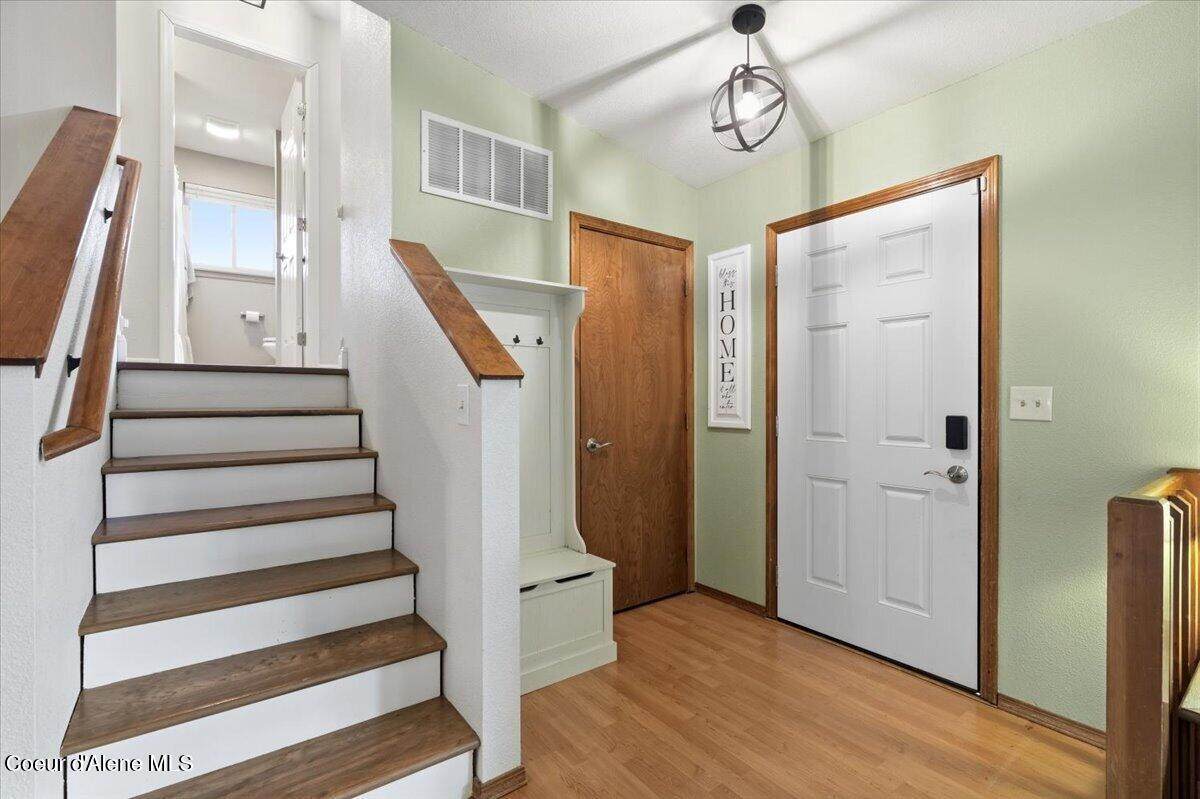 865 Parkhurst Ct - Photo 1