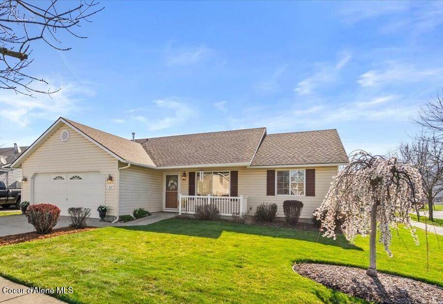 317 Silkwood Dr - Photo 1