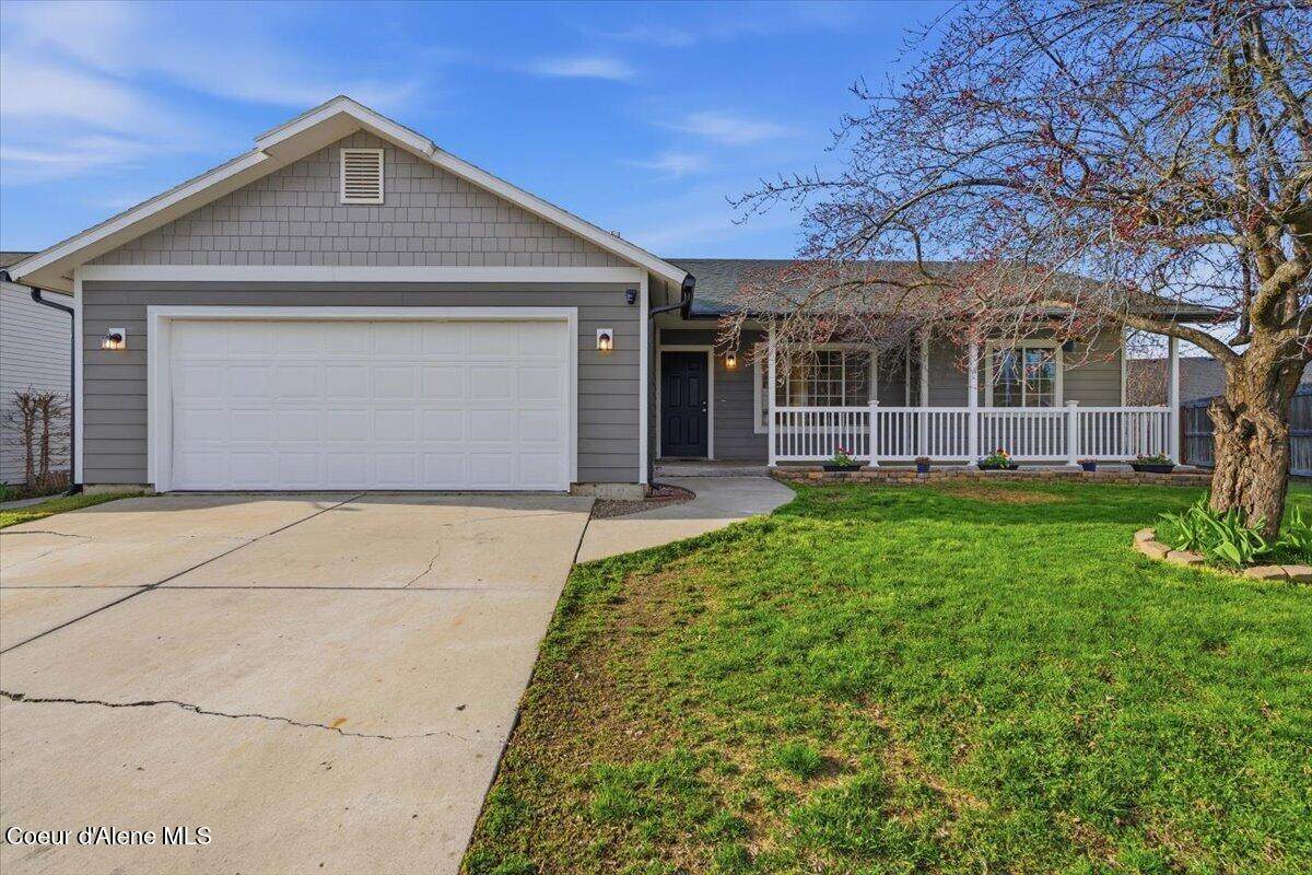 215 Chippewa Dr - Photo 1