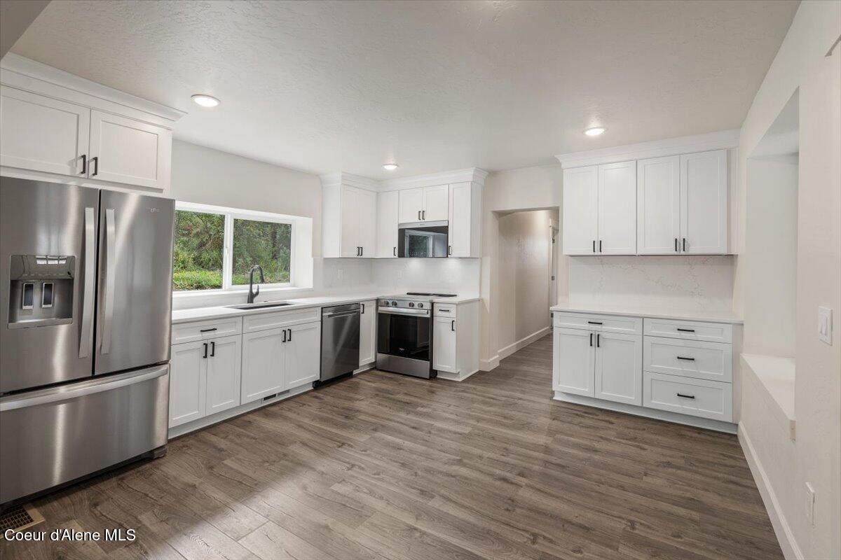 326 Park St - Photo 1