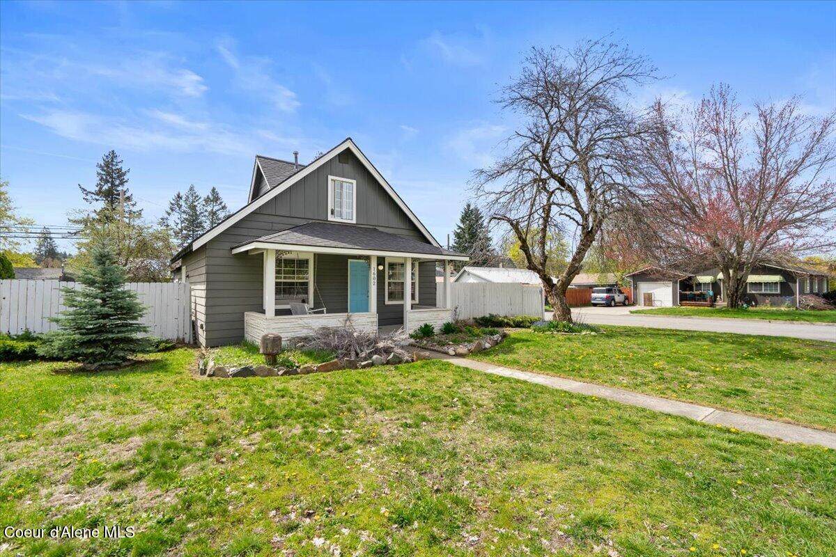 1602 Coeur D'alene Ave - Photo 1