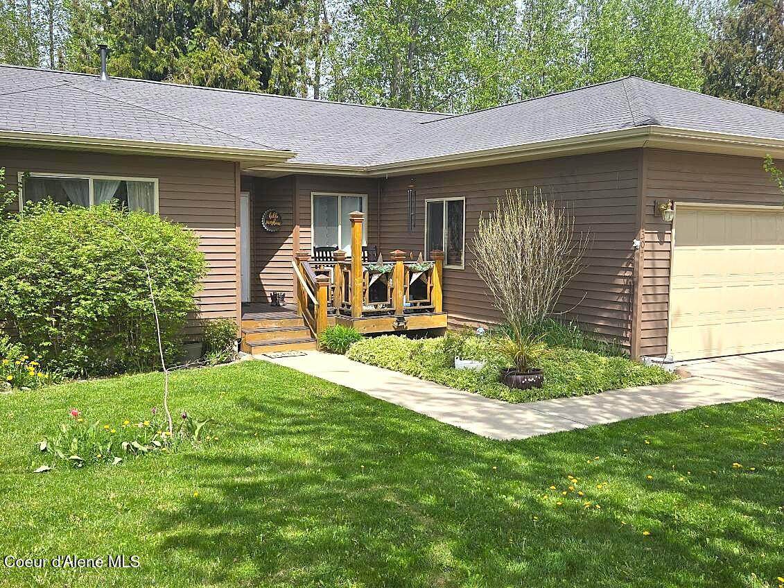 1305 Honeysuckle Ave - Photo 1