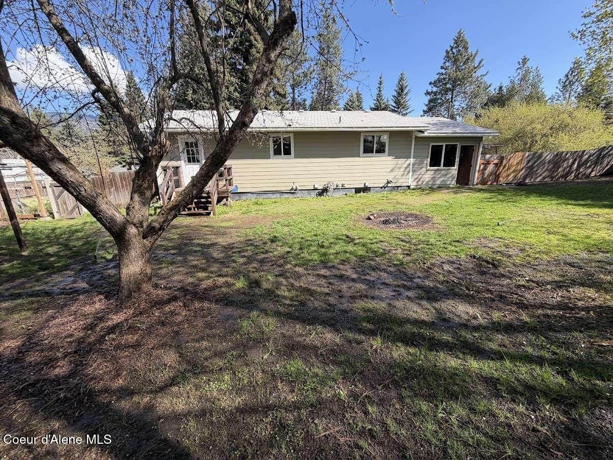 7526 Pine St - Photo 1