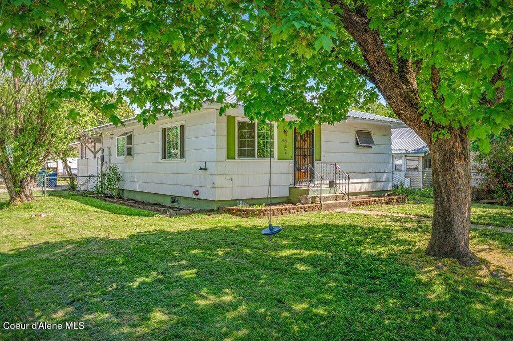 1722 6th St - Photo 1