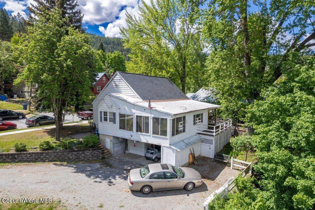 210 Market Ave - Photo 1
