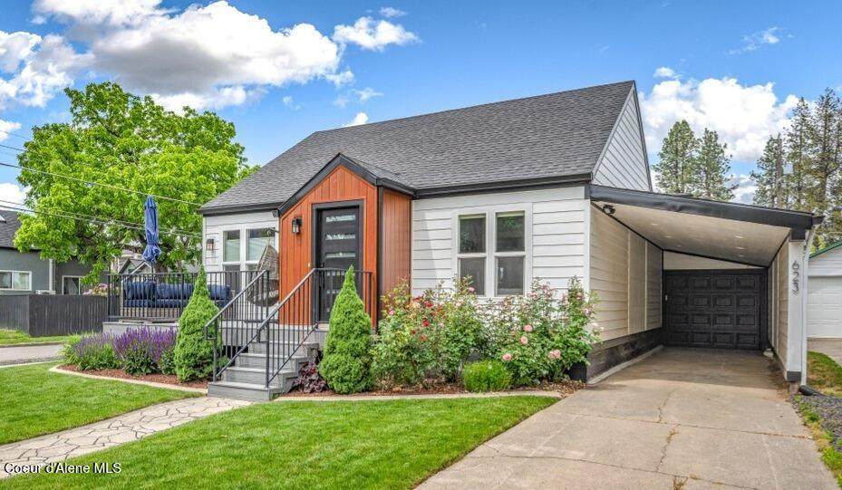 623 Empire Ave - Photo 1