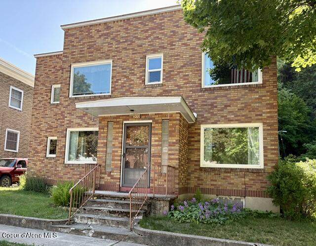 302 2nd St - Photo 1
