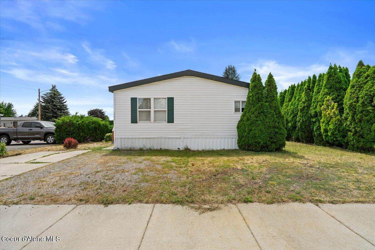 2086 Marlborough Ave - Photo 1