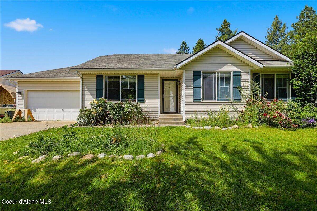7443 Macaw Ln - Photo 1