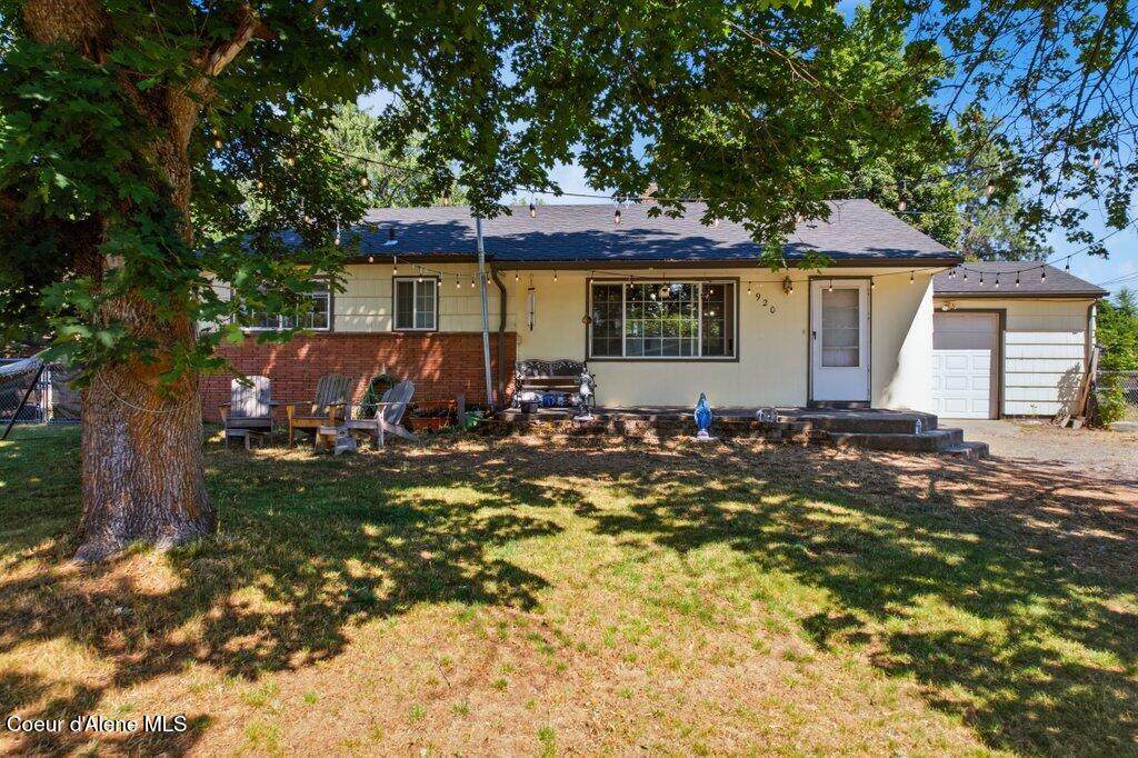 920 William St - Photo 1