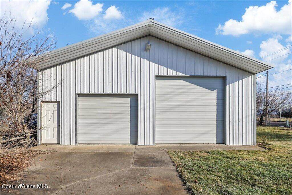 3145 Poleline Ave - Photo 1