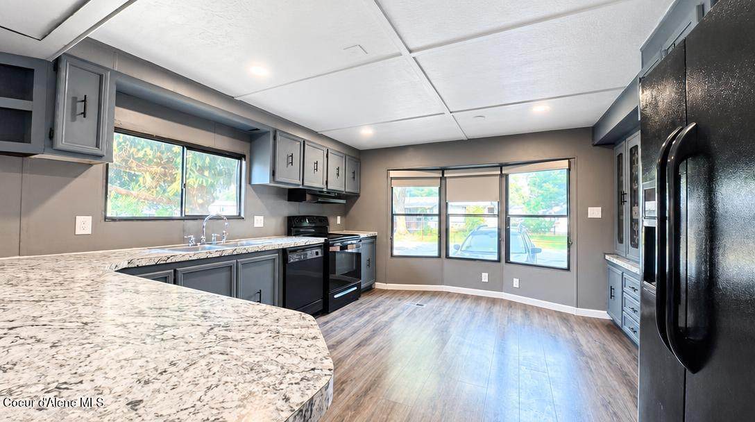 8765 Park Loop - Photo 1