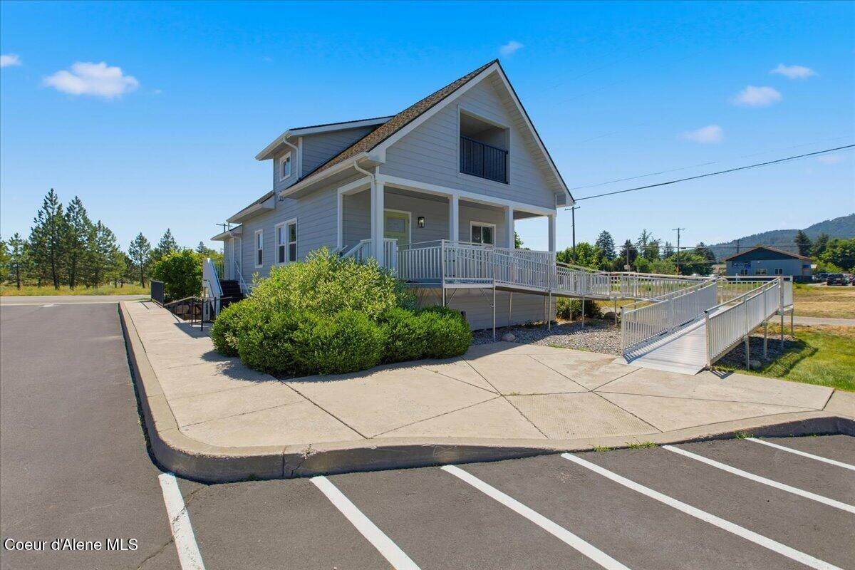 305 Lincoln St - Photo 1