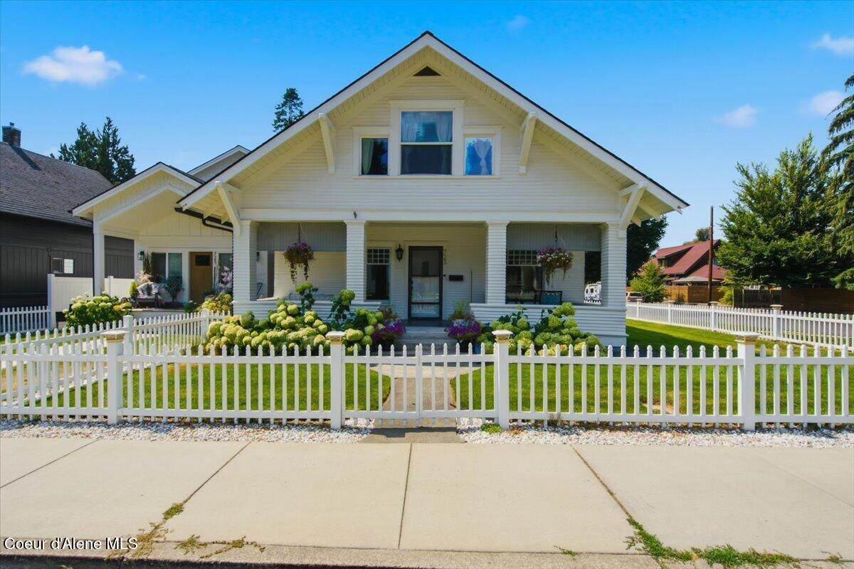 723 7th St - Photo 1