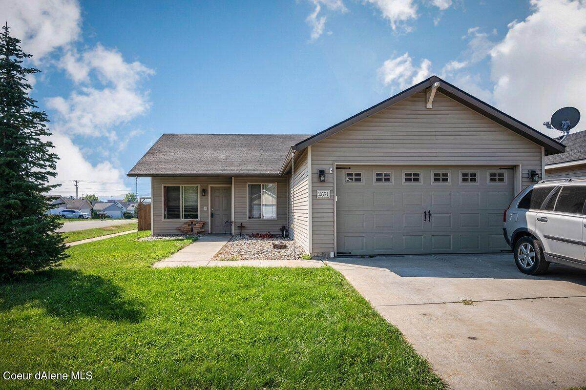 2691 Knapp Cir - Photo 1