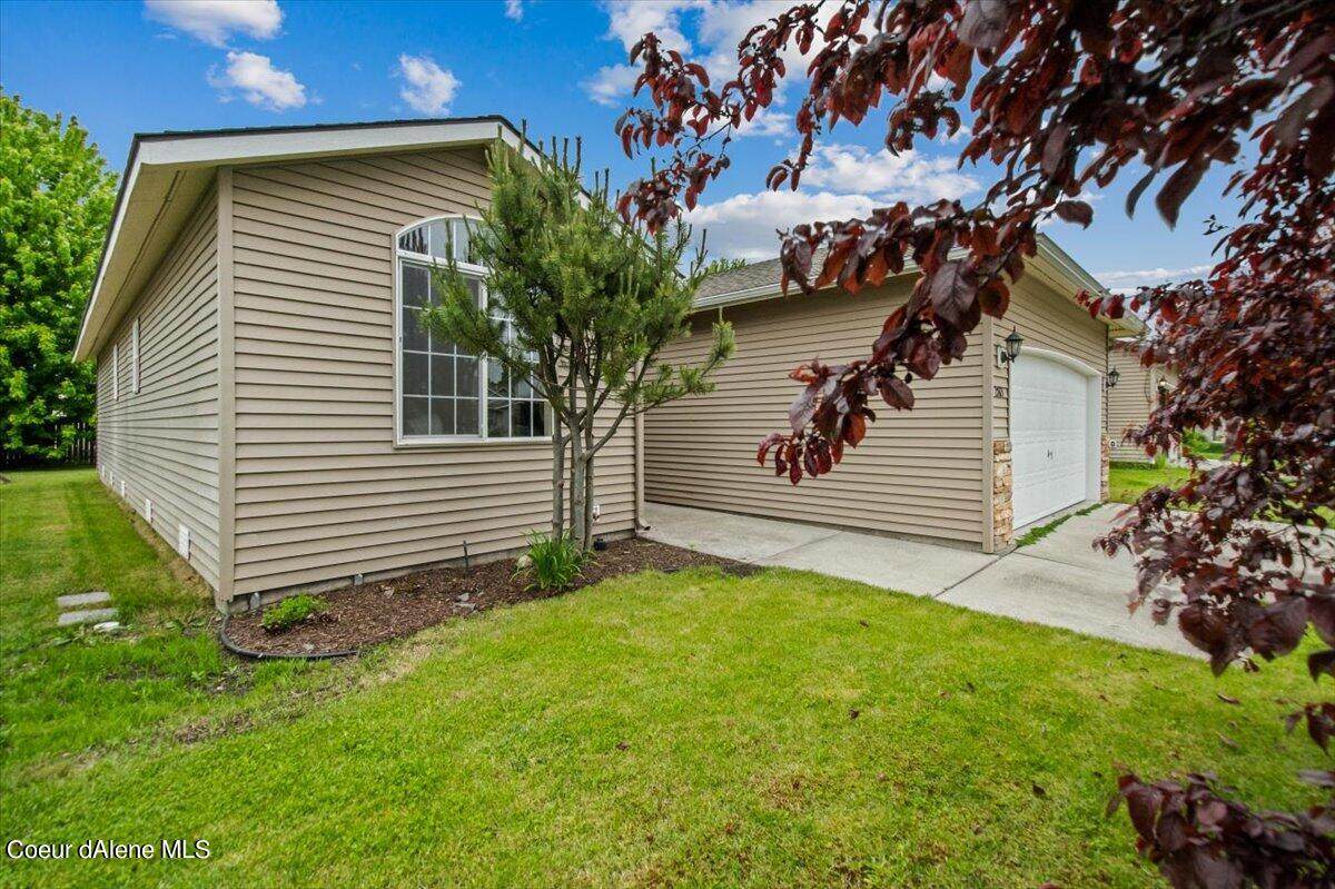 2765 Wilbur Ave - Photo 1