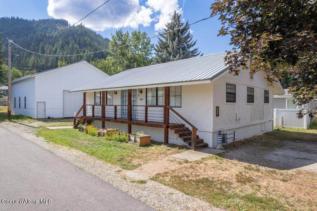 807 Garden Ave - Photo 1