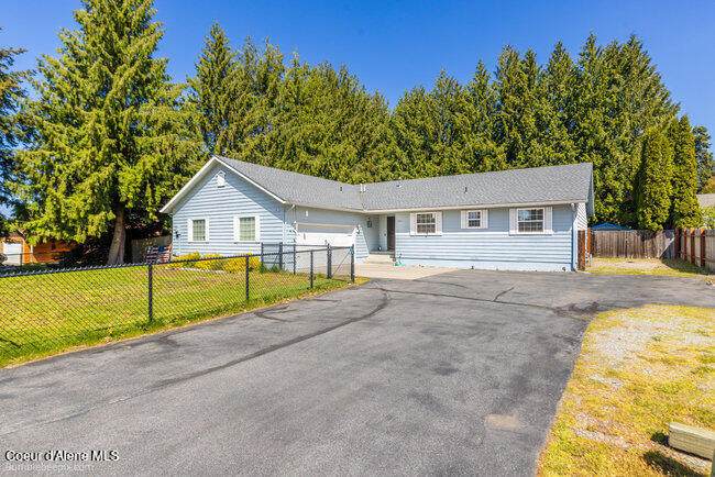 1547 Stratford Dr - Photo 1