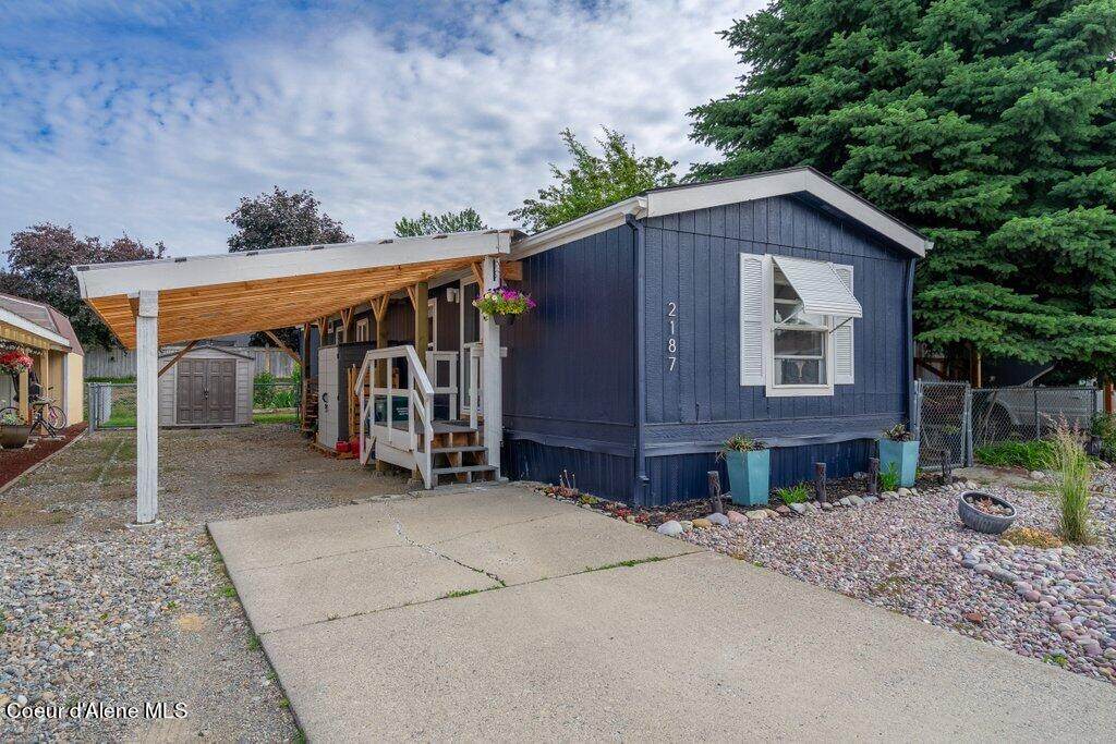 2187 Windermere Ave - Photo 1