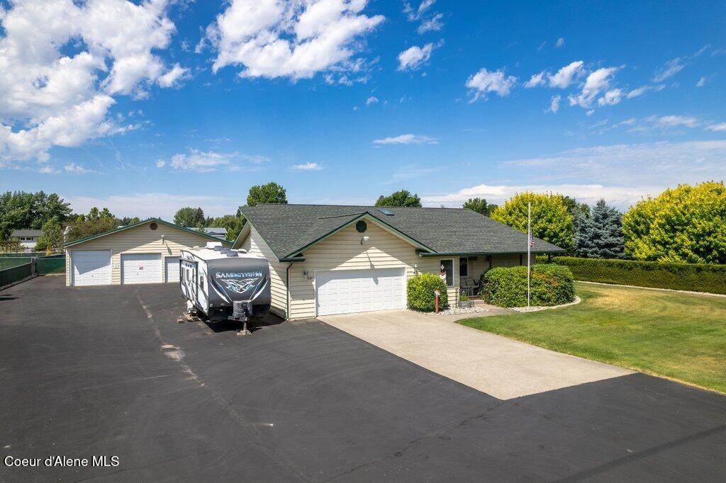 5687 15TH St - Photo 1