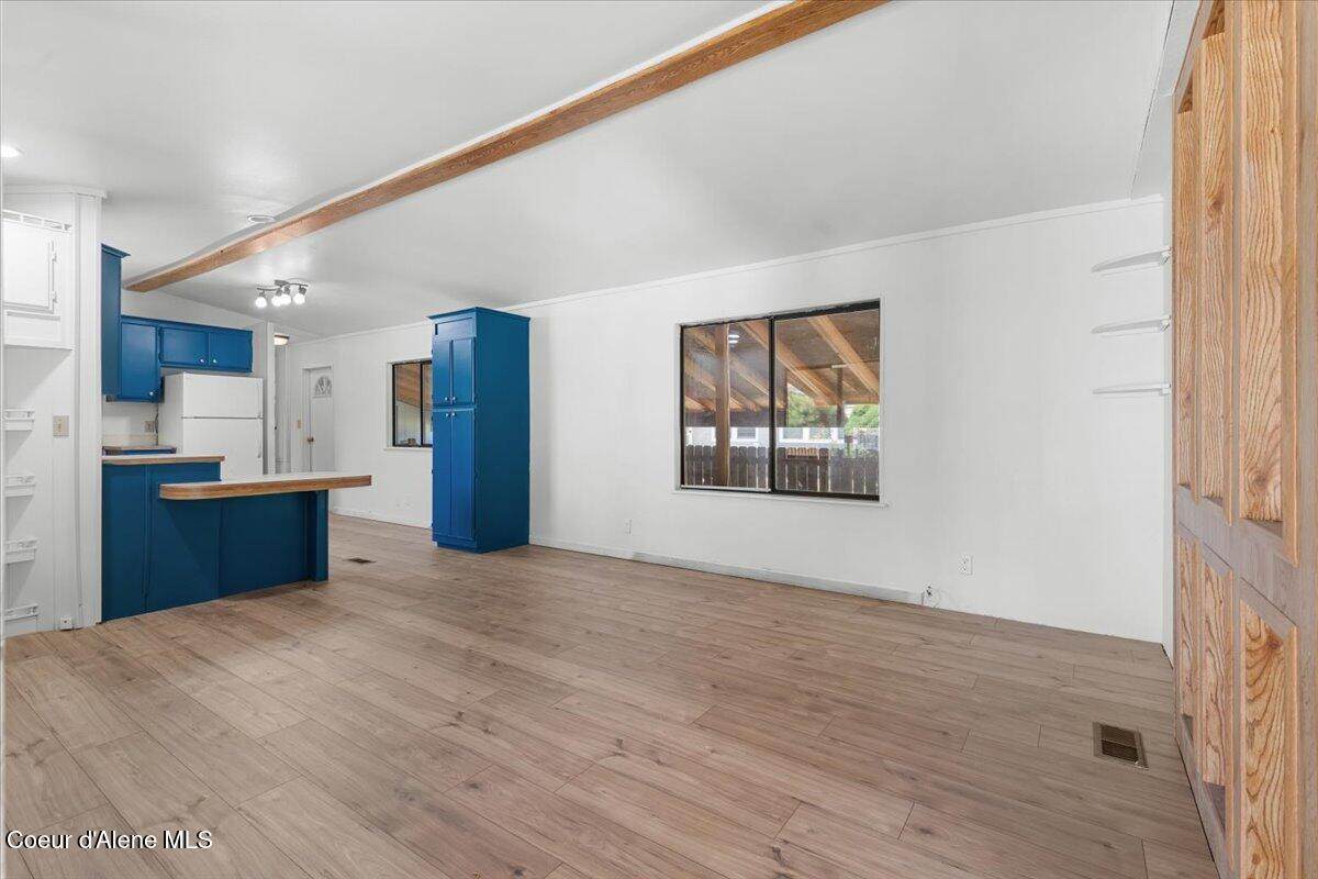 1686 Dartmouth Cir - Photo 1