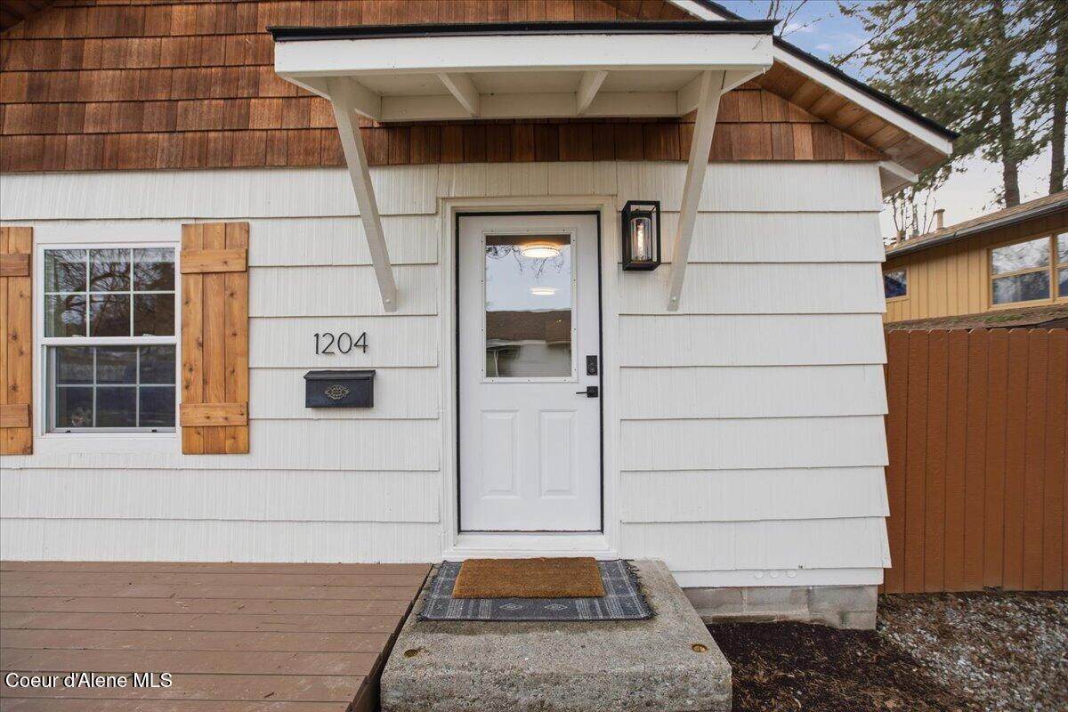 1204 Foster Ave - Photo 1