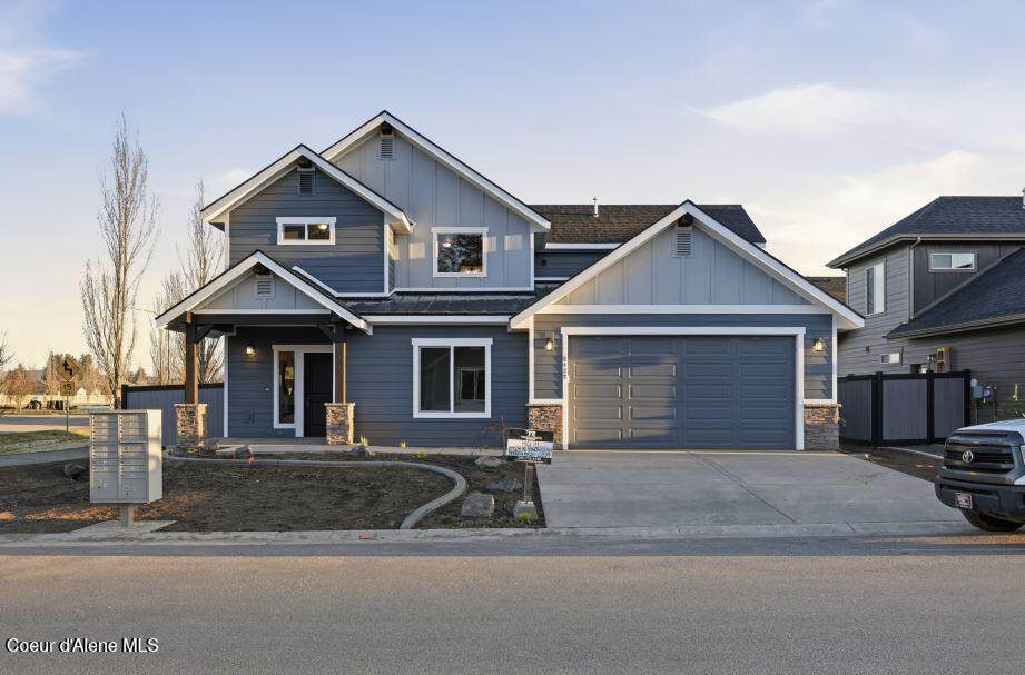693 Monashee Ln - Photo 1