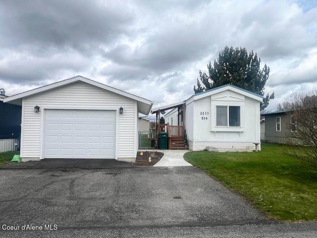 2233 Merlyn Way - Photo 1