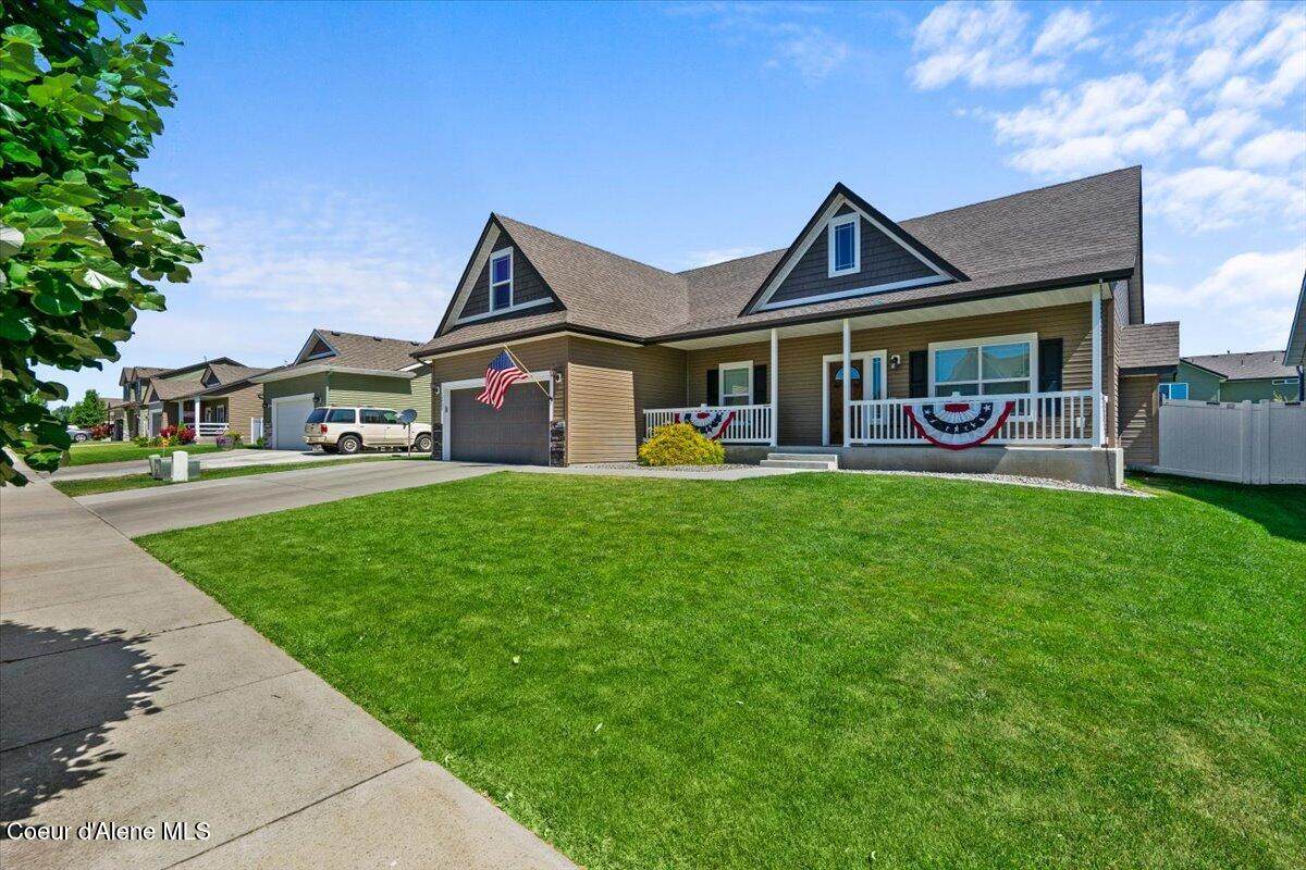 12409 Wellington Ave - Photo 1
