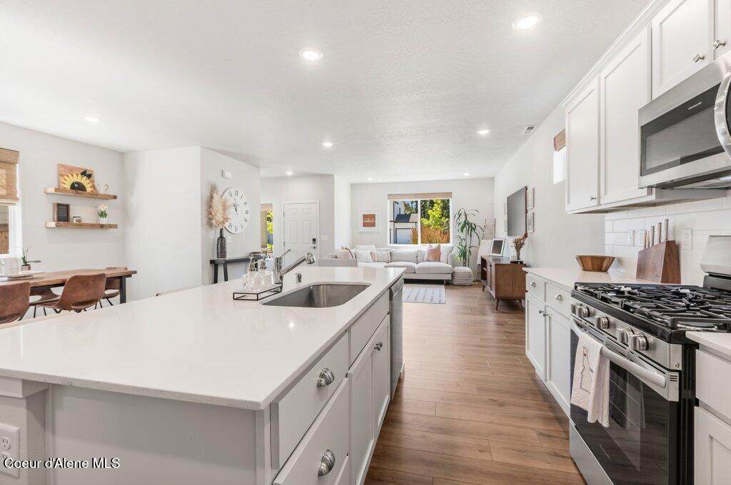 319 Sandmyrtle Ave - Photo 1