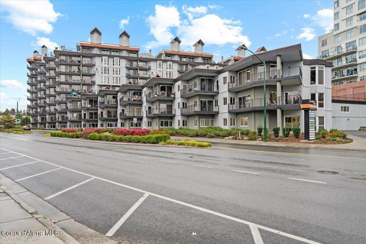 301 1st St - Photo 1