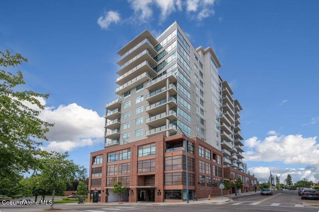 201 1ST St - Photo 1