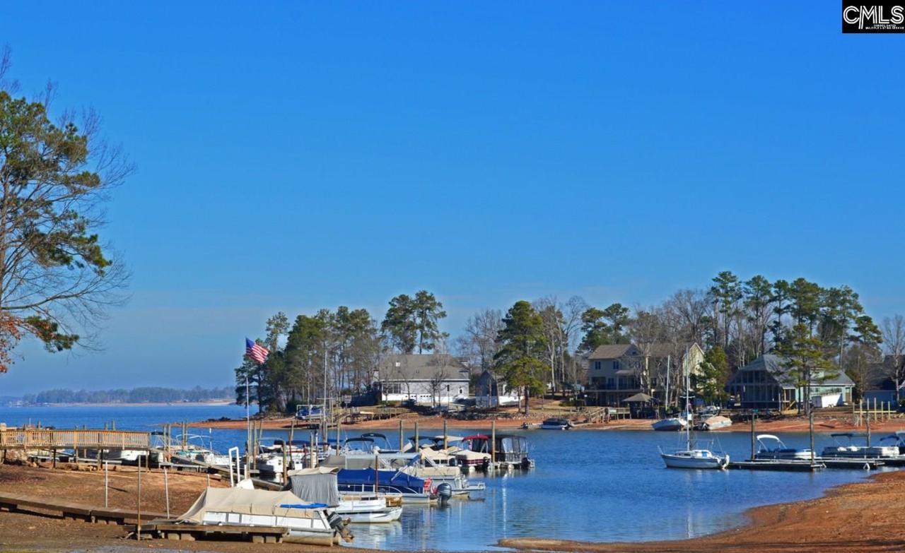 301 Harbor Heights Drive 17D - Photo 1