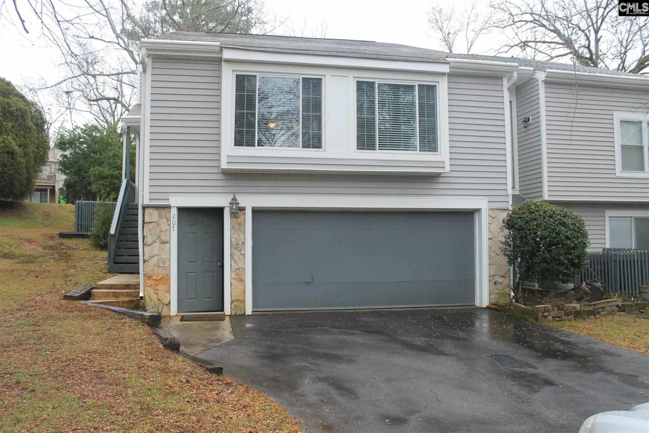 207 Shoreline Drive - Photo 1