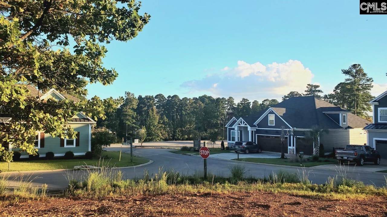 312 Ellwood Lane - Photo 1
