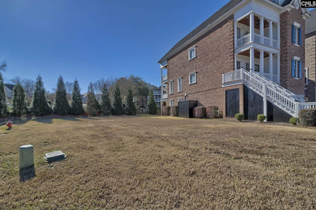 132 Riverwalk Circle - Photo 1