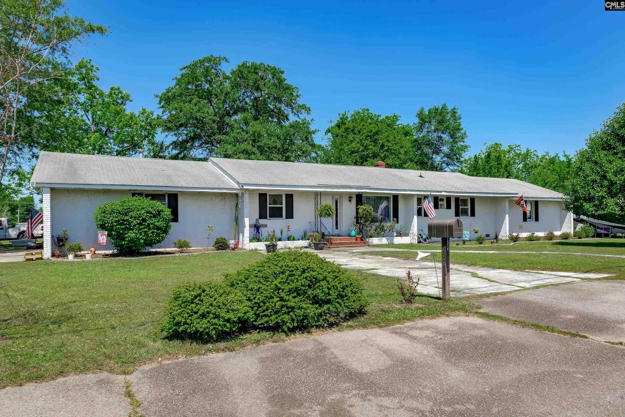 200 Lawrence Avenue - Photo 1