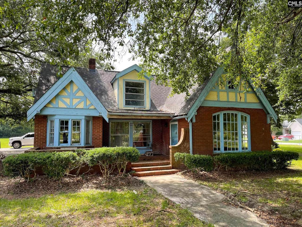 318 Summerland Avenue - Photo 1