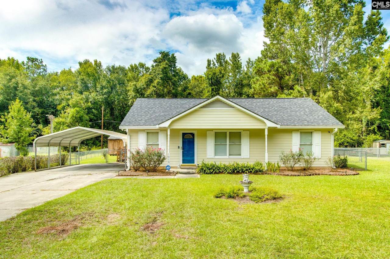1015 Sherwood Drive - Photo 1