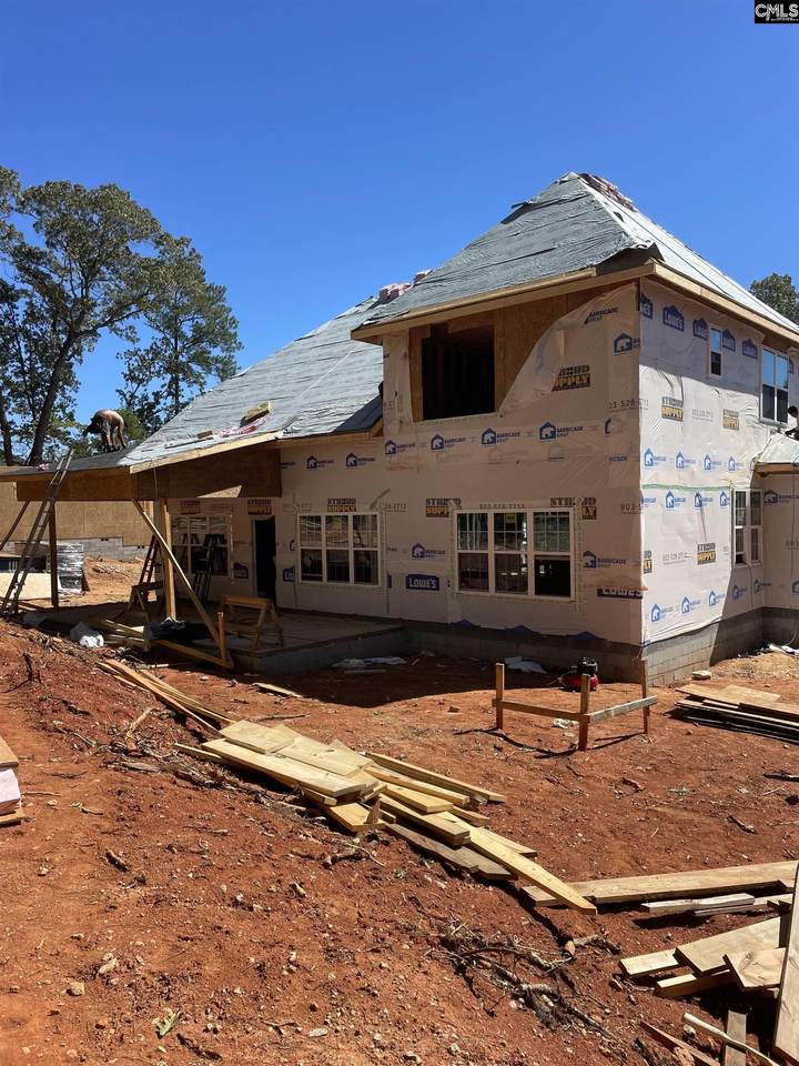 201 Edgewood Drive - Photo 1