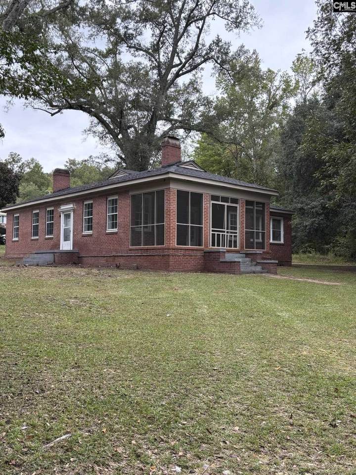 225 Oak Hill Road - Photo 1