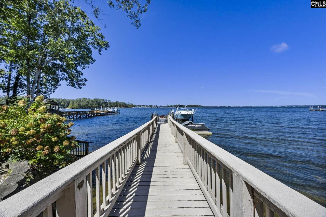 131 West Circle Drive - Photo 1