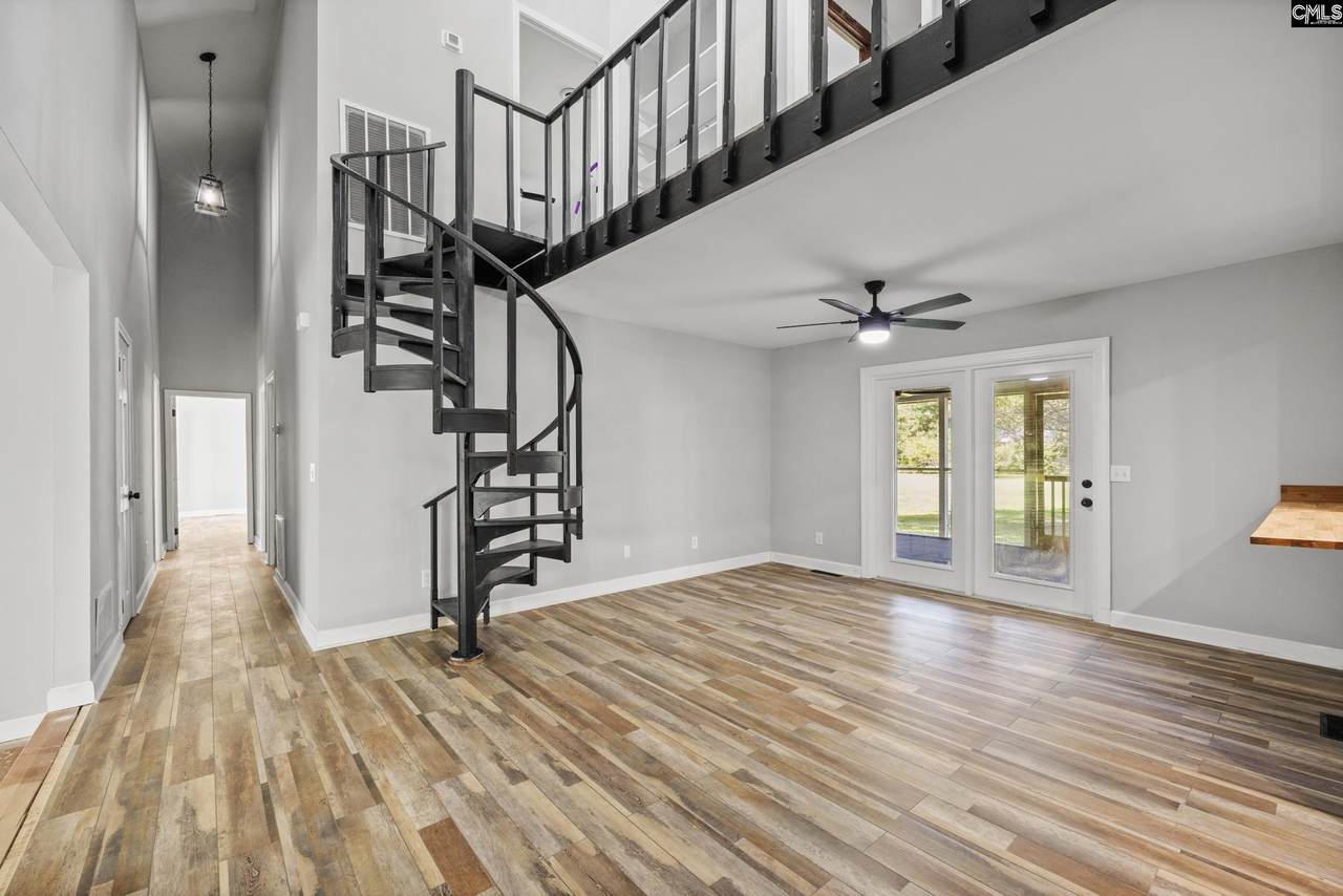 818 Motley Road - Photo 1