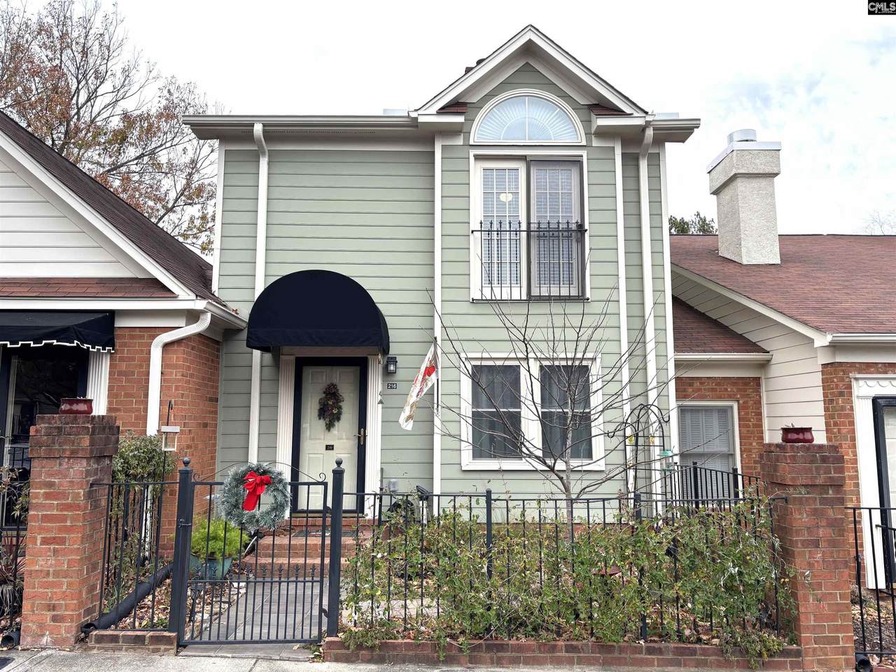 216 Carlyle Circle - Photo 1