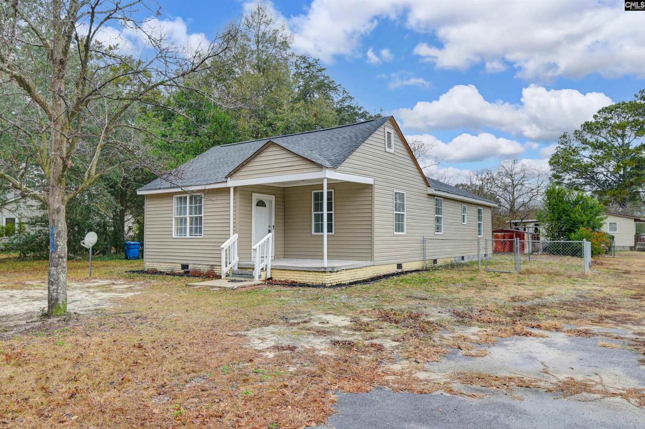 706 Westside Drive - Photo 1