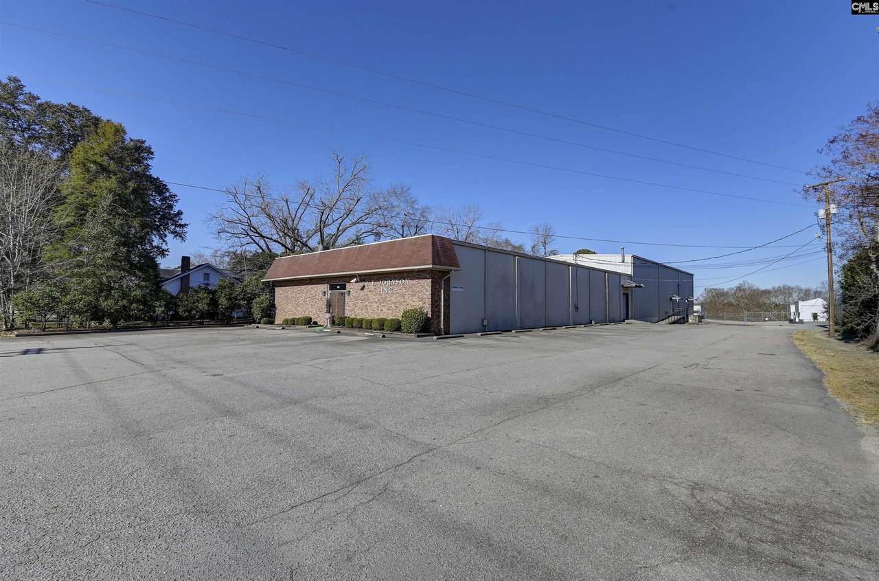 225 Summerland Avenue - Photo 1