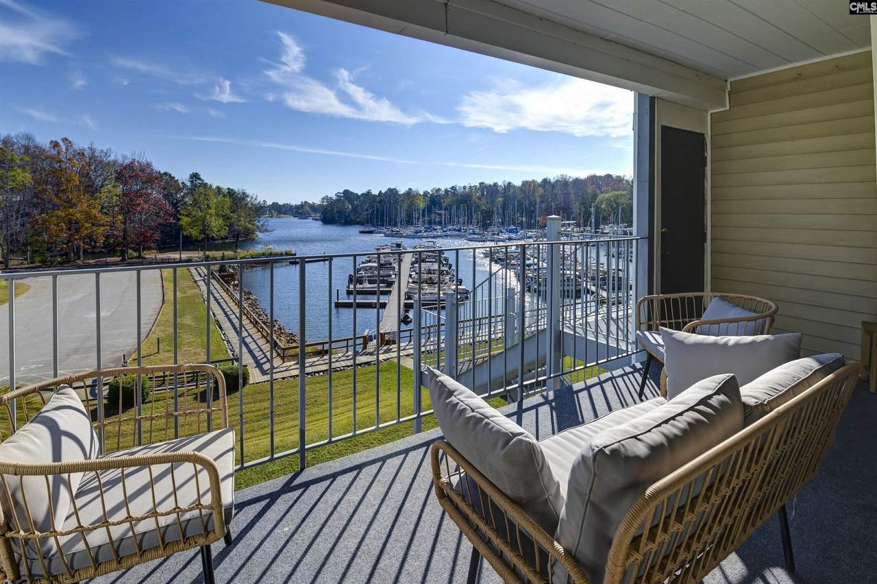 320 Shoreline Drive - Photo 1
